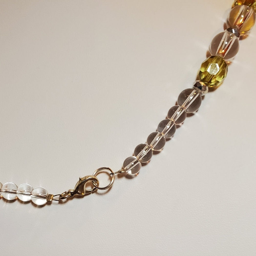 🌿STRAND OF CLEAR BEADS - Picture 3 of 3